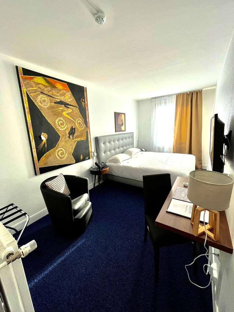 Hotel Le Beffroi Dreux Rom bilde